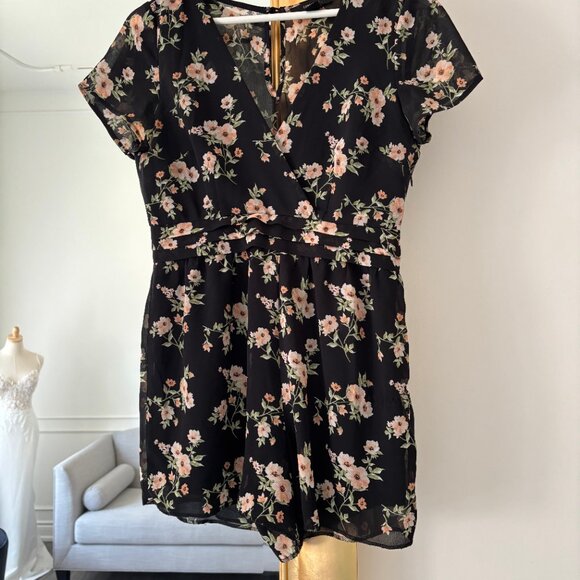 Black Floral Romper - Forever 21 - Size Medium - Picture 1 of 2